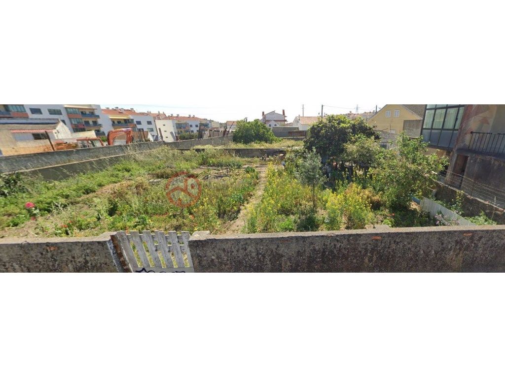 Terreno rústico na Charneca de Caparica