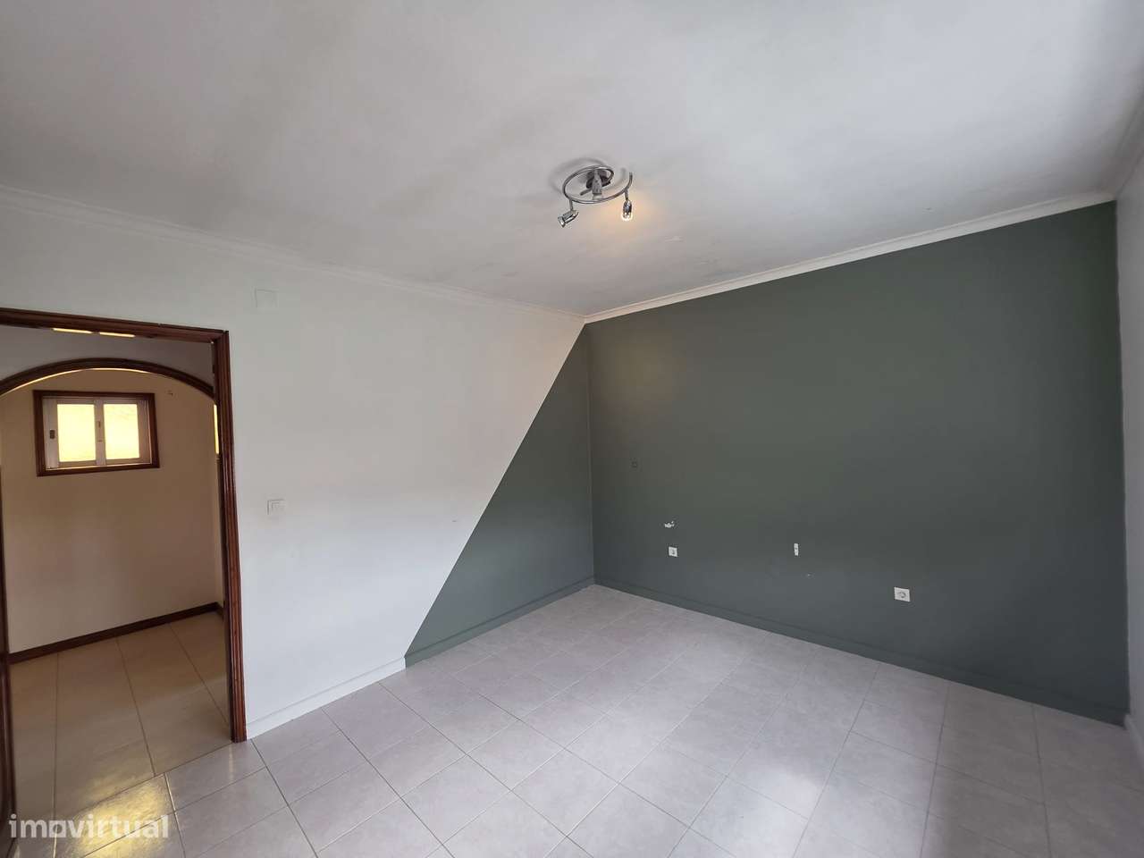 Troque o seu apartamento por uma moradia de 4 frentes em Argoncilhe-14