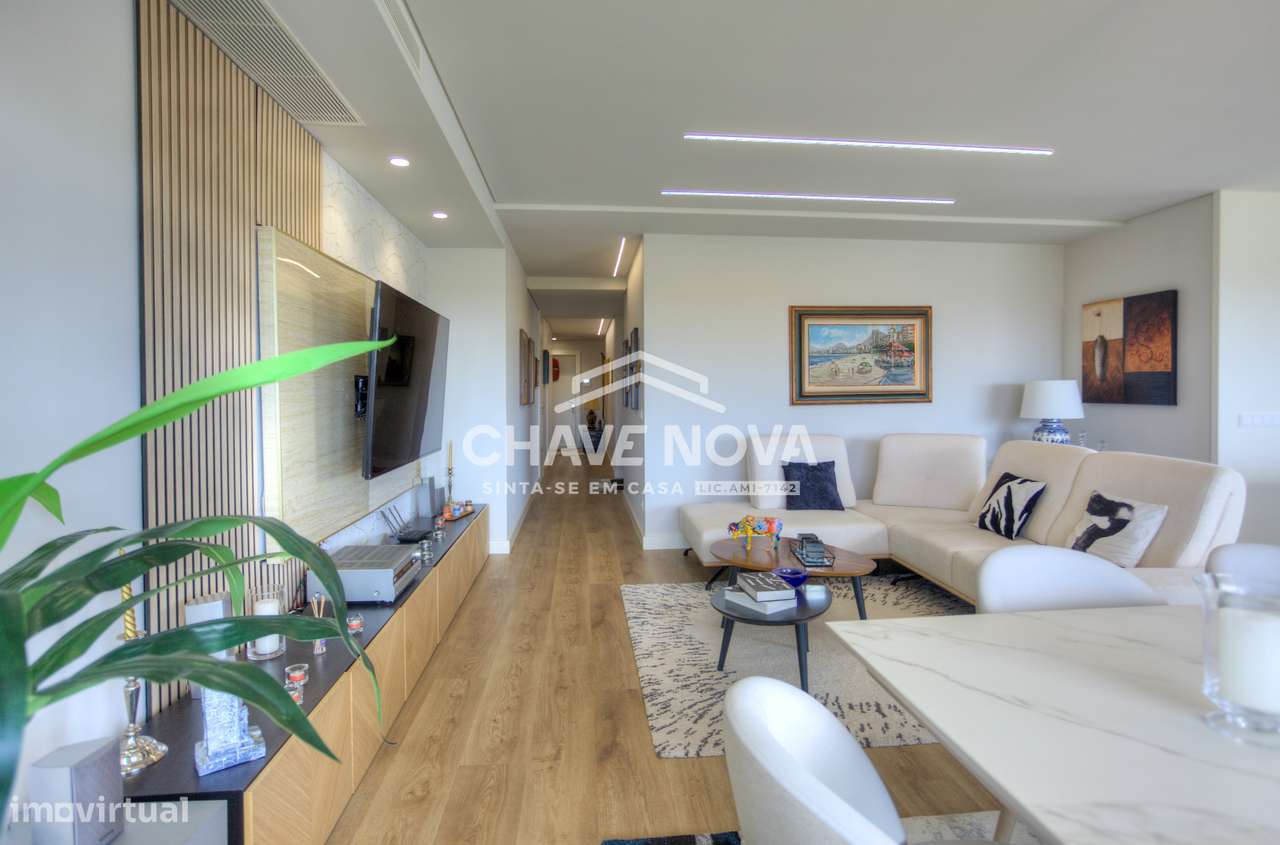 Apartamento de Luxo T3 com Vista Mar Exclusividade e Conforto - Grande imagem: 4/52