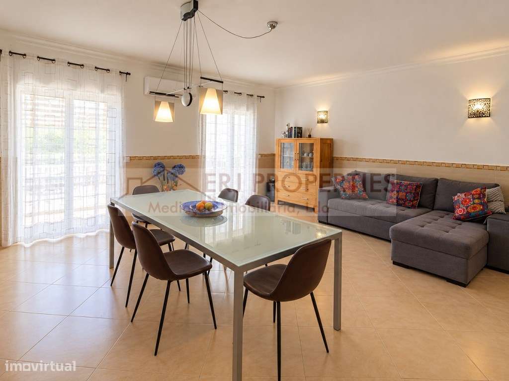 Moradia de Charme em Altura | 3 Quartos, Garagem e a 950 m da Praia-9