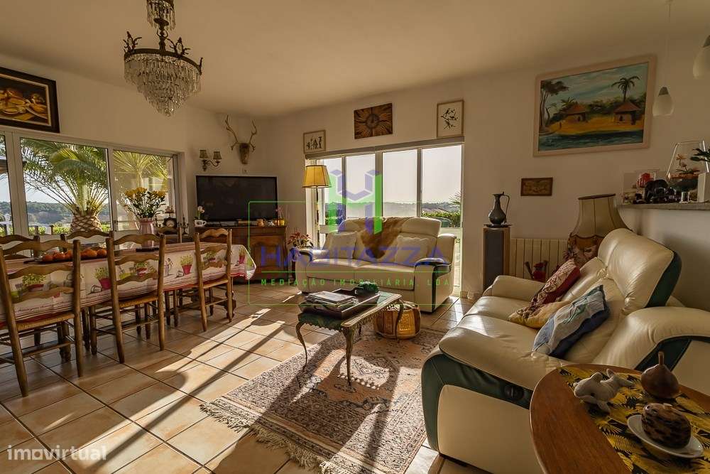 Fantástica Moradia Térrea T3+1, com piscina, grande jardim, e garagem,-33