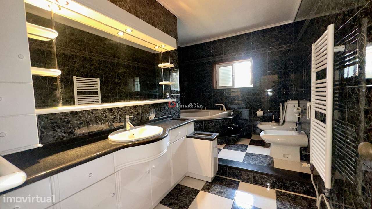 Moradia Isolada T4 Venda em Santa Maria da Feira, Travanca, Sanfins e-22