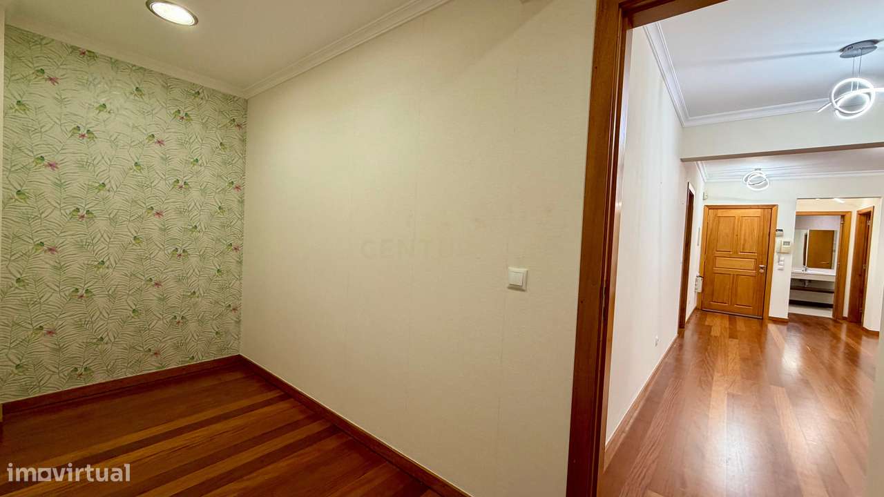 Apartamento T2+1 em Santo António-25