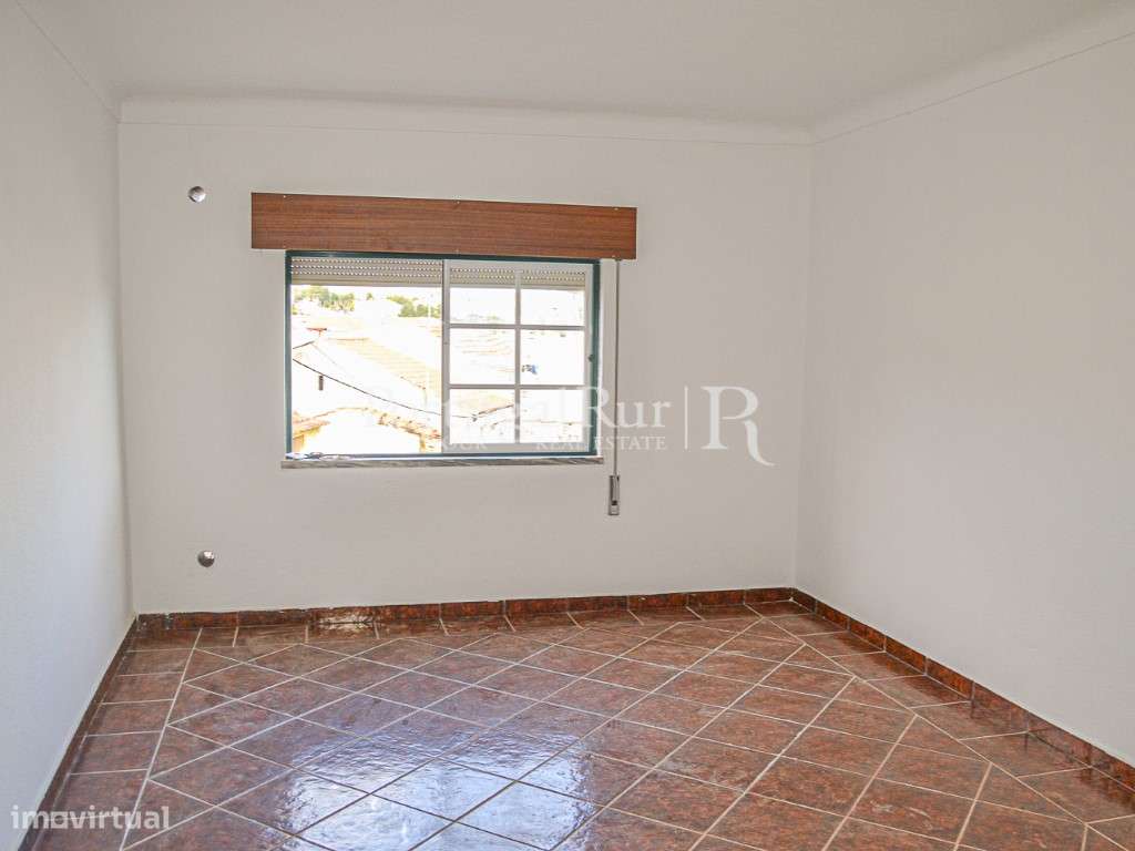 Moradia T5 em Proença-a-Nova - Pronta a Habitar! - Grande imagem: 3/45