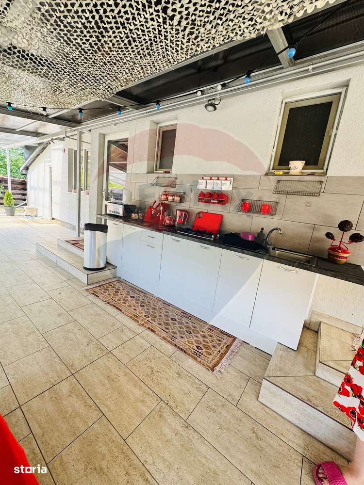 Casă / Vilă cu 8 camere de vânzare în zona Vest - Imagine principală: 4/15