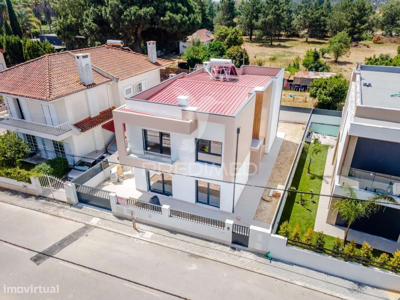 Moradia Isolada T5  com piscina nas Quintinhas - Grande imagem: 5/34