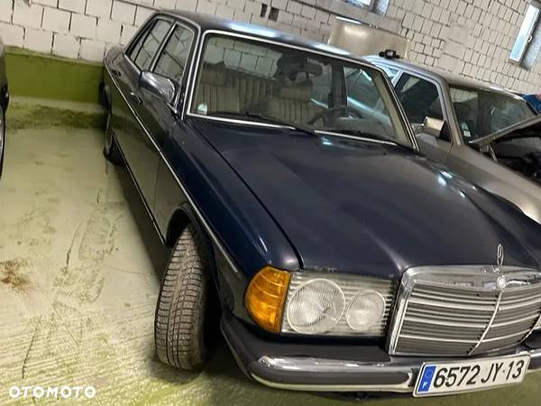 Mercedes-Benz W123 - 2