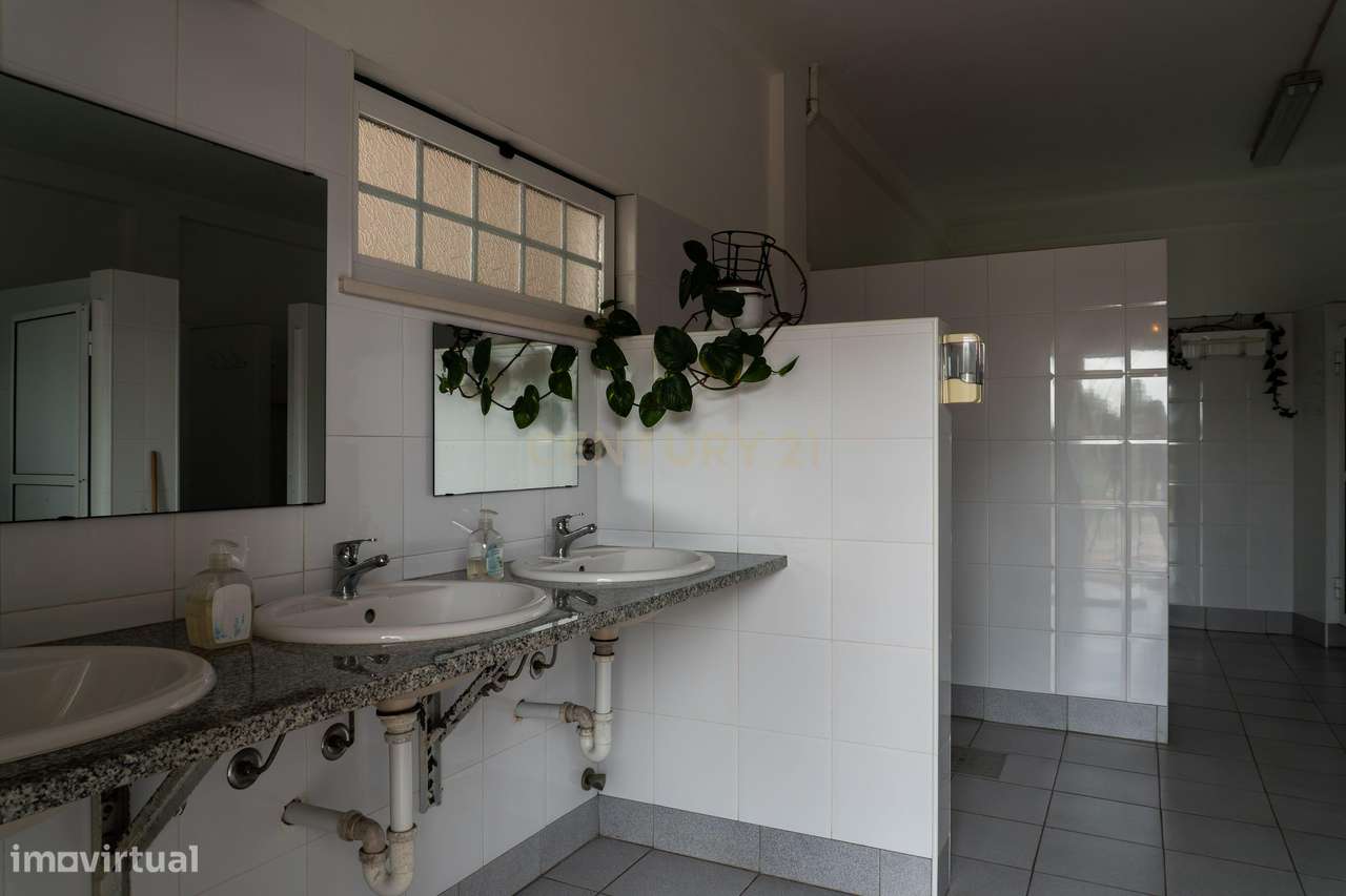 Oportunidade de investimento: edifício habitacional + piscina + terren-16