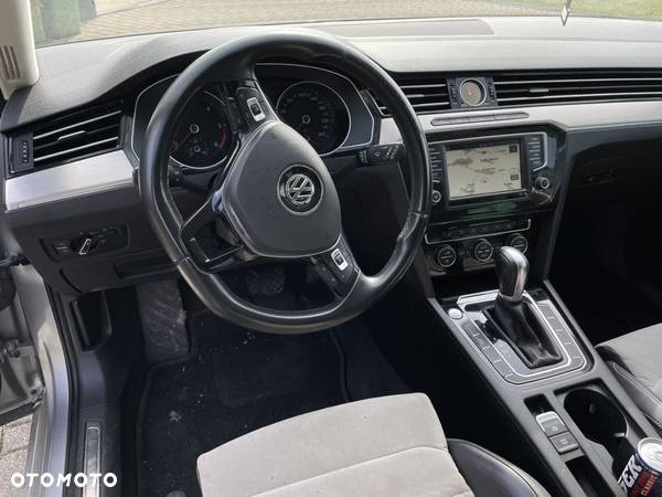 Volkswagen Passat 1.6 TDI SCR DSG Comfortline - 3