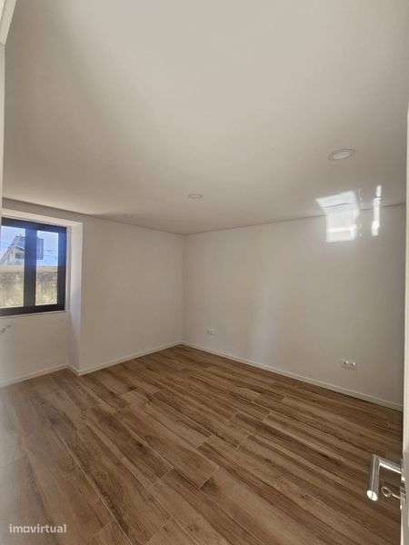 Moradia t3 com logradouro - Cervães - Grande imagem: 4/12