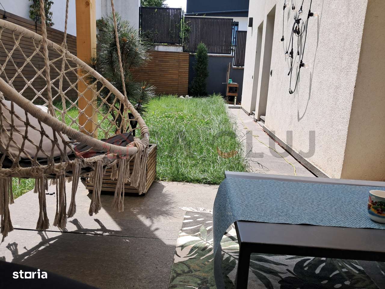 Apartament pe 2 nivele la vilă + Curte, Piscină, Saună și garaj, Gr-9