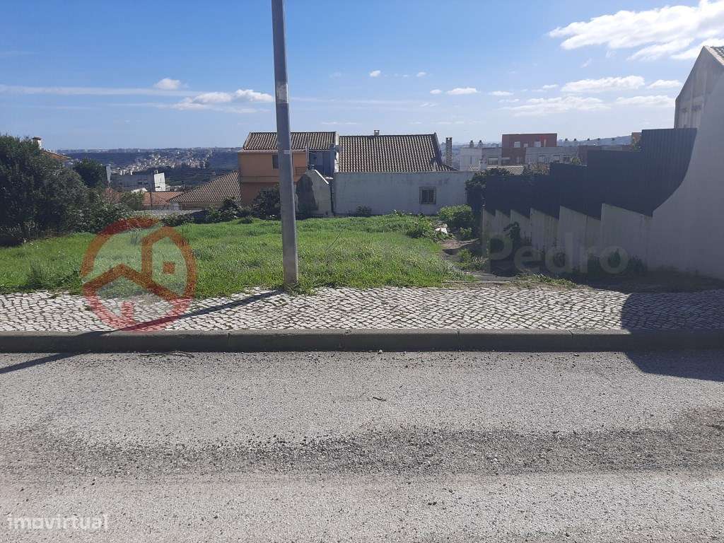 Terreno urbano para construção no Casal da Mira, Amadora - Grande imagem: 4/8