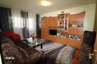Vând apartament 4 camere în Hunedoara, M5/1-Privighetorilor, etaj 2