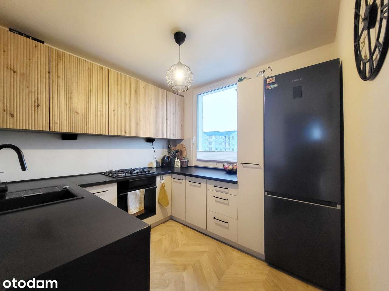 BEZ PROWIZJI! Wyremontowane 2 pokoje z oddzielną kuchnią i loggią-3