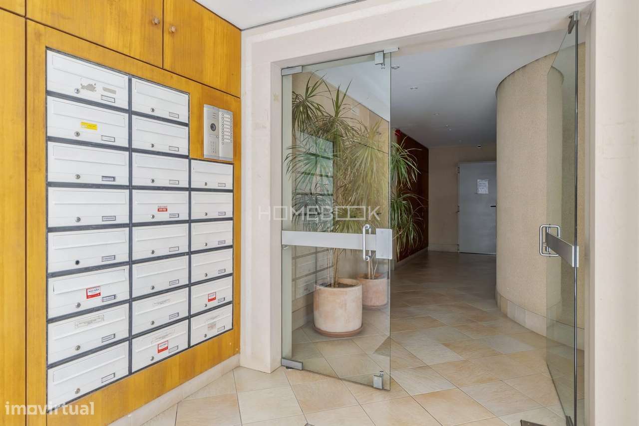 Apartamento T4 de 165m², 3º andar, com Garagem e Varandas na Nova Azed - Grande imagem: 2/26