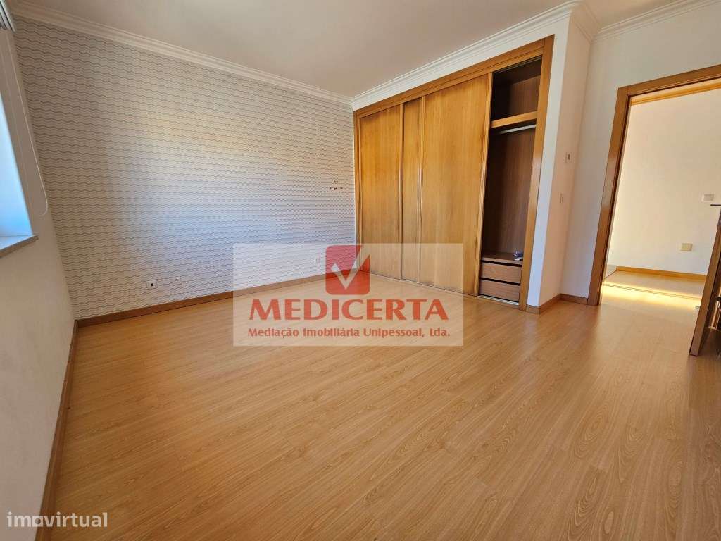 Algueirão - Moradia/Isolada T5 + Logradouro 350m² + Garagem-24