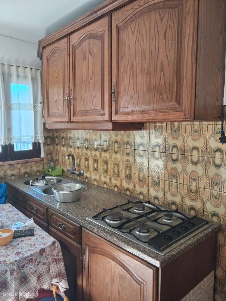2 Moradias para Remodelação em Cernache-7