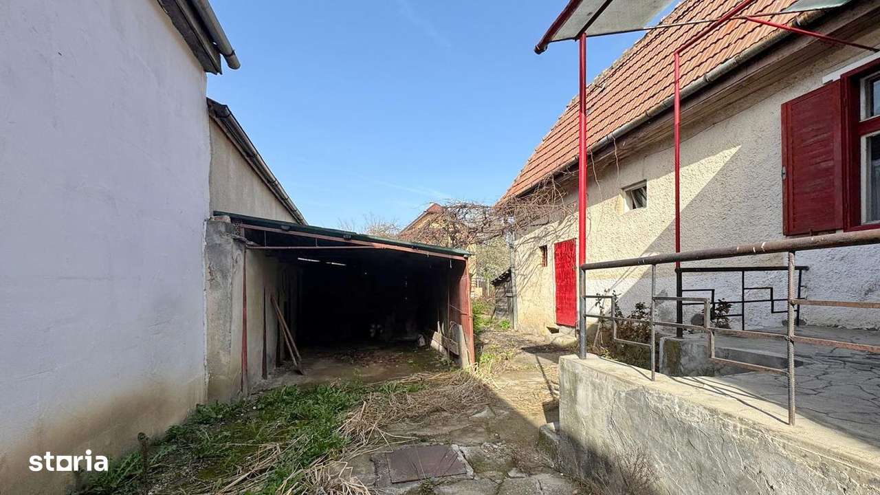 CASA IDELA PENTRU RENOVARE SI EXTINDERE IN BARTOLOMEU - Imagine principală: 2/6