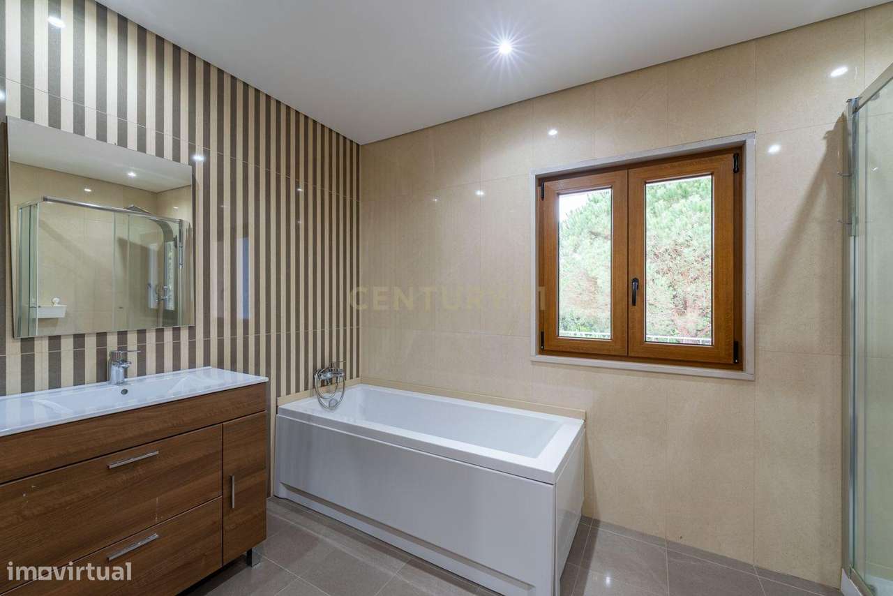 Moradia no Condomínio Privado da Penha Longa-30