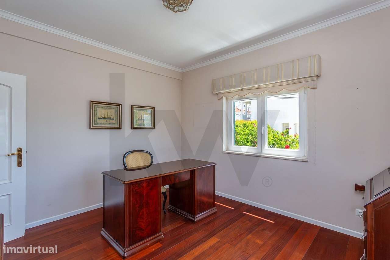 Moradia Isolada | 5 Quartos, Jardim, Garagem para 4 Carros-18