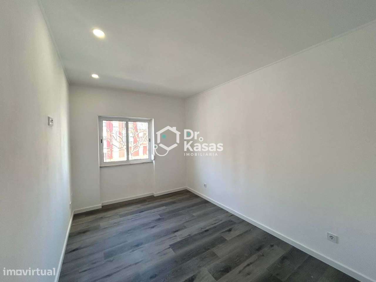 Apartamento T2 Renovado na Baixa da Banheira-9