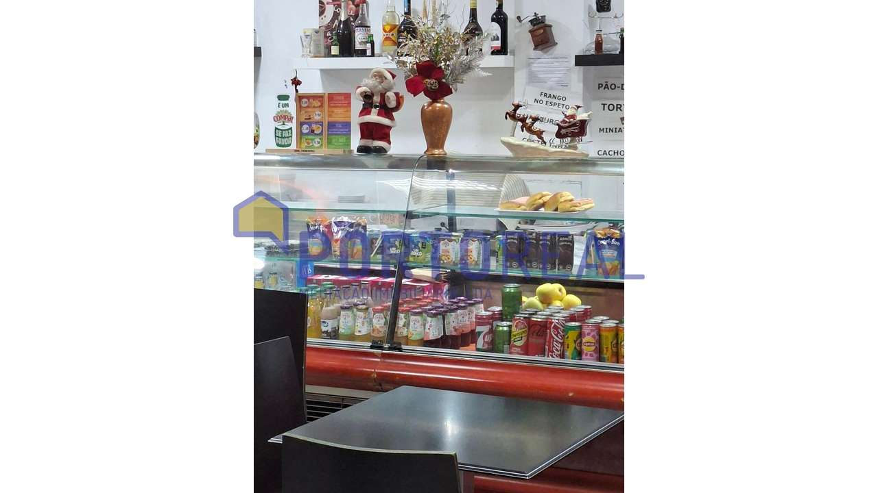 Trespasse Pastelaria em Fânzeres-18