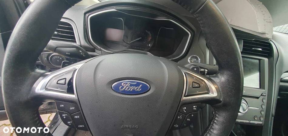 Ford Fusion 2.0 EcoBoost Titanium - 12