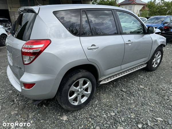 Toyota RAV4 2.2 D-4D 4x4 - 31