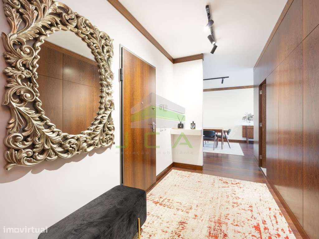 Excelente apartamento T4 com terraço e piscina-1