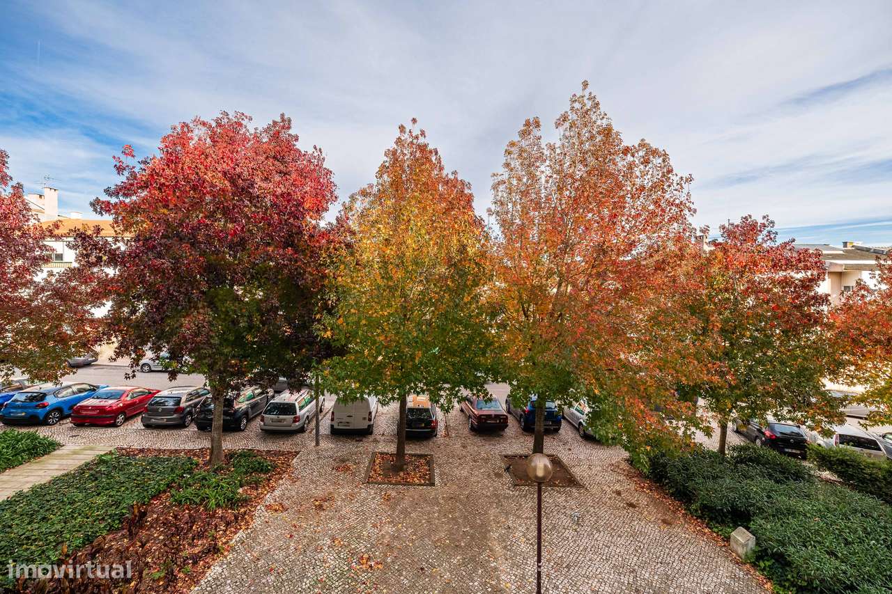 T2 a escassos passos da estação de comboio de Barcarena-37