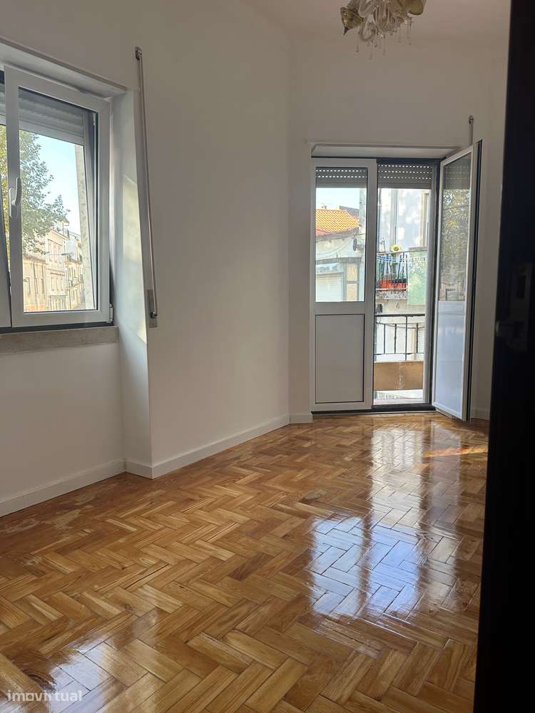 Apartamento T3+2, com 3 casas de banho e garagem-5