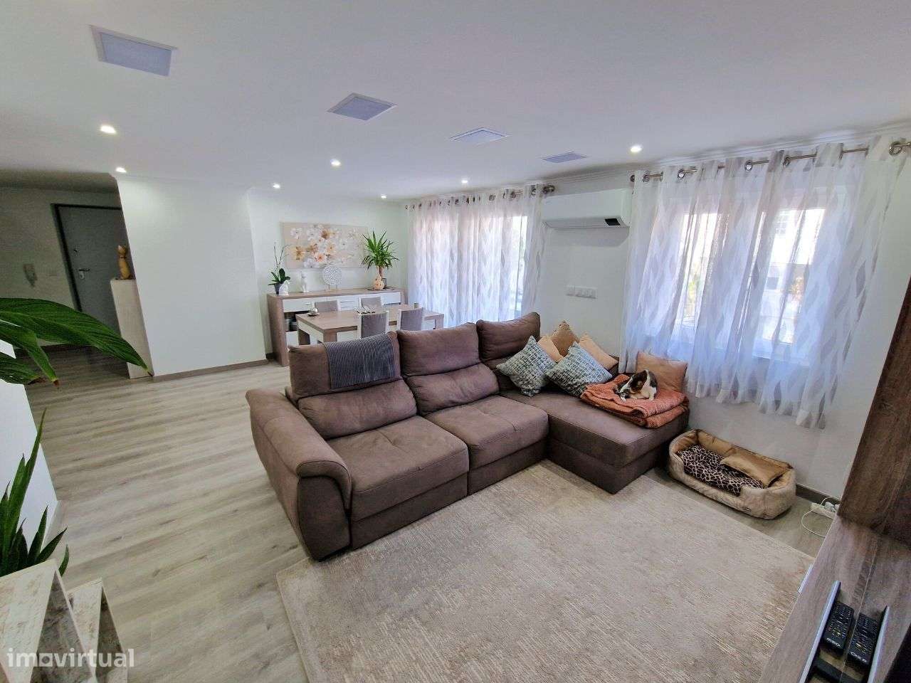 Apartamento T3 totalmente remodelado para T2 na Costa de Caparica - Grande imagem: 2/24