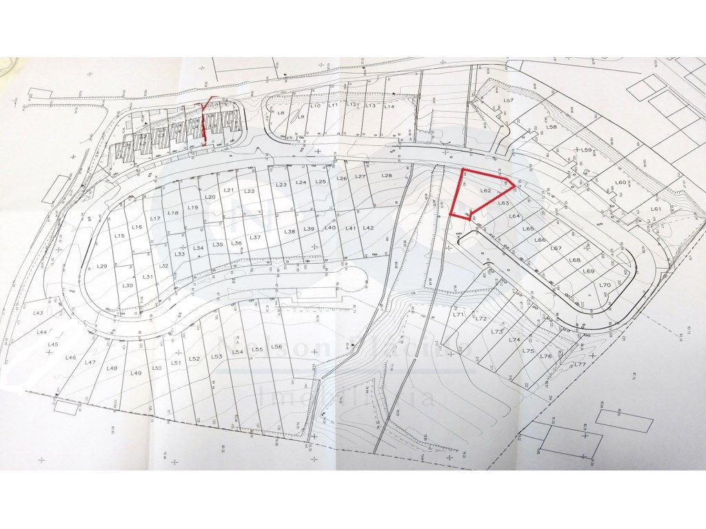 Lote Urbano para Moradia Geminada - 15min. das Praias.