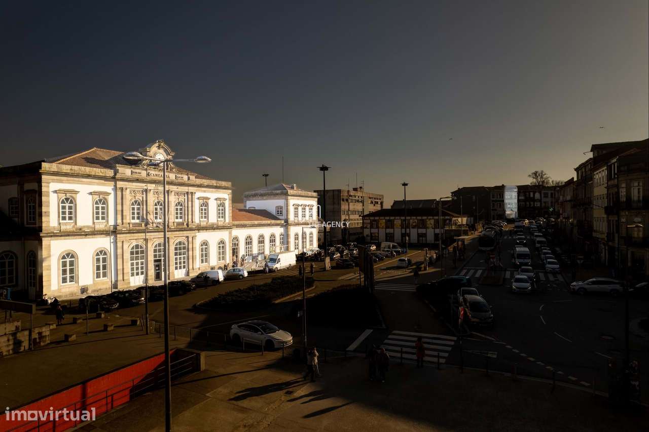 Prédio para Investimento e Remodelação no Coração da Cidade do Porto - Grande imagem: 4/39