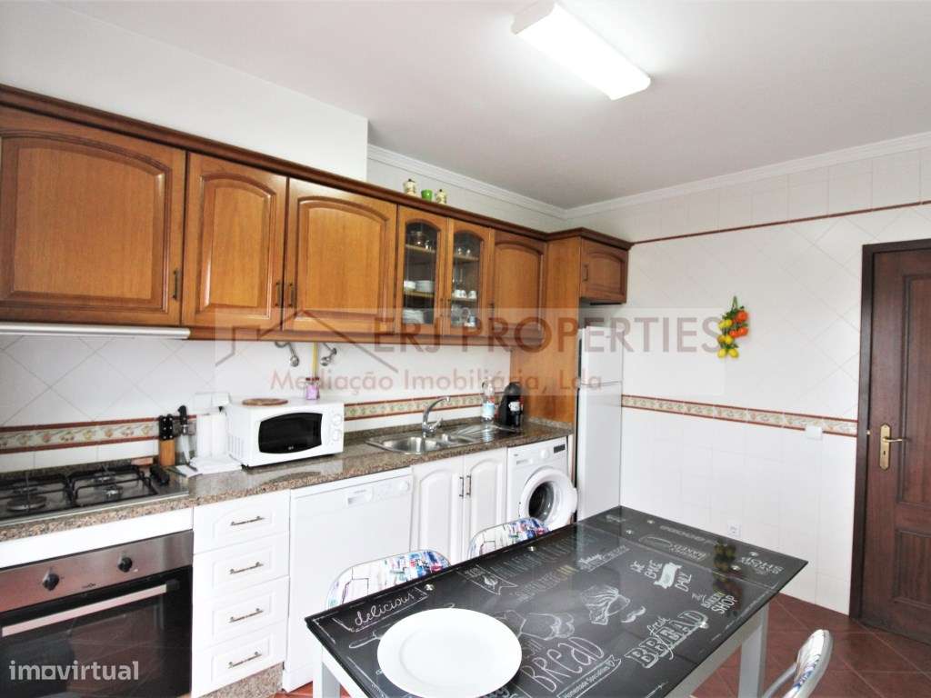 Apartamento T1+1 com Piscina, Estacionamento e Excelente Exposição ...-6