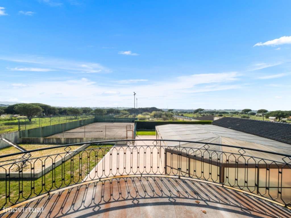 Moradia imponente em terreno com 7300m2 a 10min da Praia do Magoito!-18