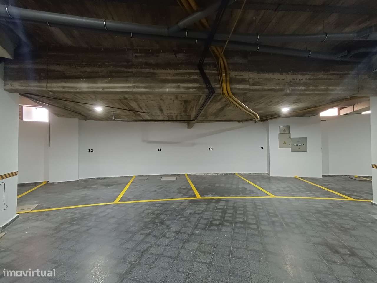 Lugar de estacionamento - Montechoro - Albufeira - Grande imagem: 3/7