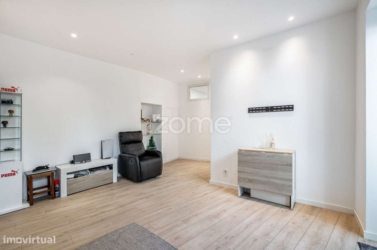 Prédio com grandes áreas no Centro de Leiria-6