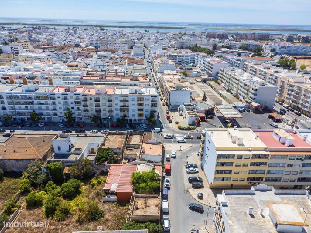 Terreno com Casa em ruínas no Centro de Olhão-8