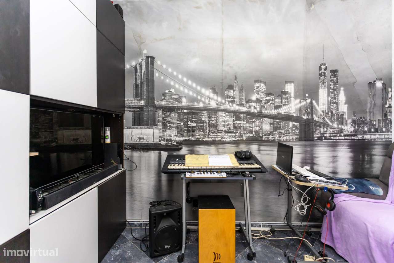 Moradia independente na Rua da Escola Nova-19