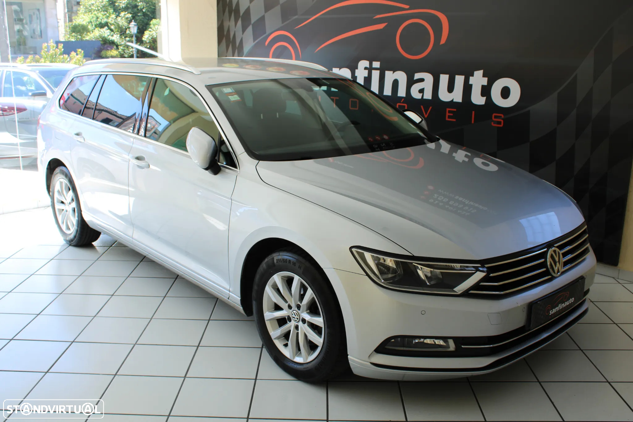 VW Passat Variant 2.0 TDi Confortline - 11