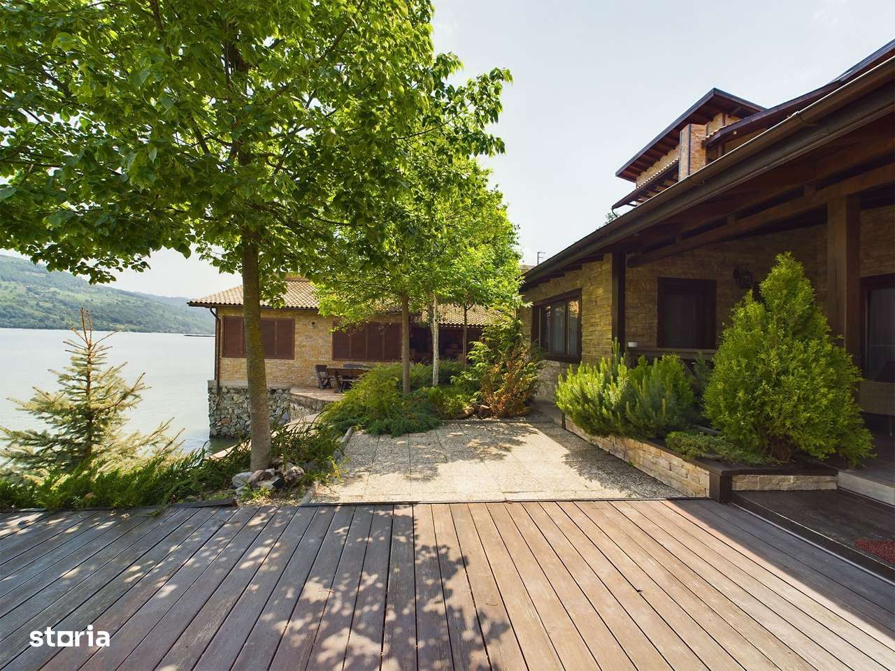 Pensiune de Lux pe Malul Dunării în Dubova - Imagine principală: 2/20