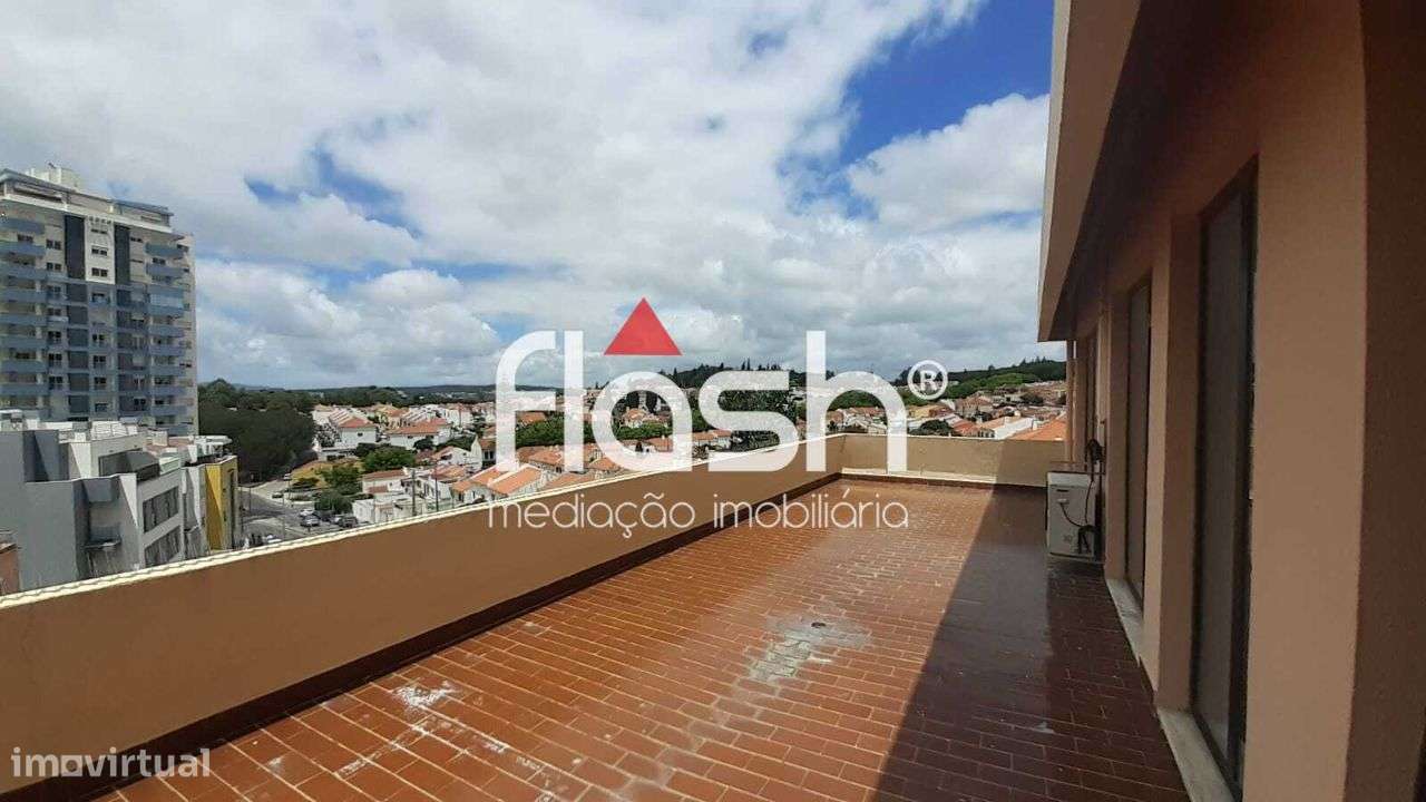 Venda de Espaço de loja/escritórios no Restelo-14