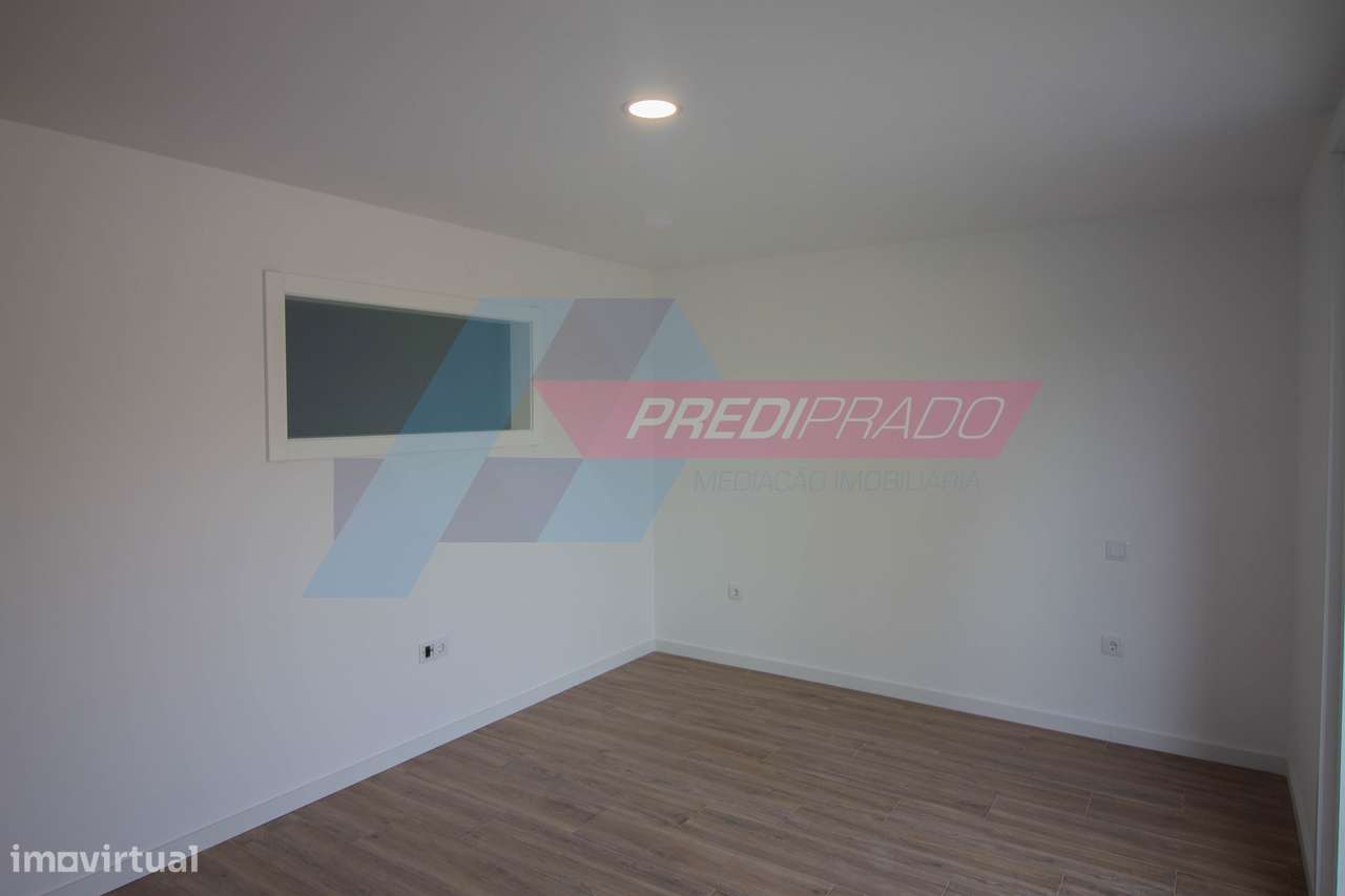 Excelente Moradia T4 em Cervães-13