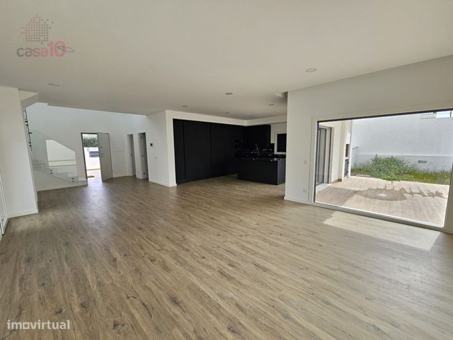 Moradia nova, com piscina, para venda em Azeitão-6