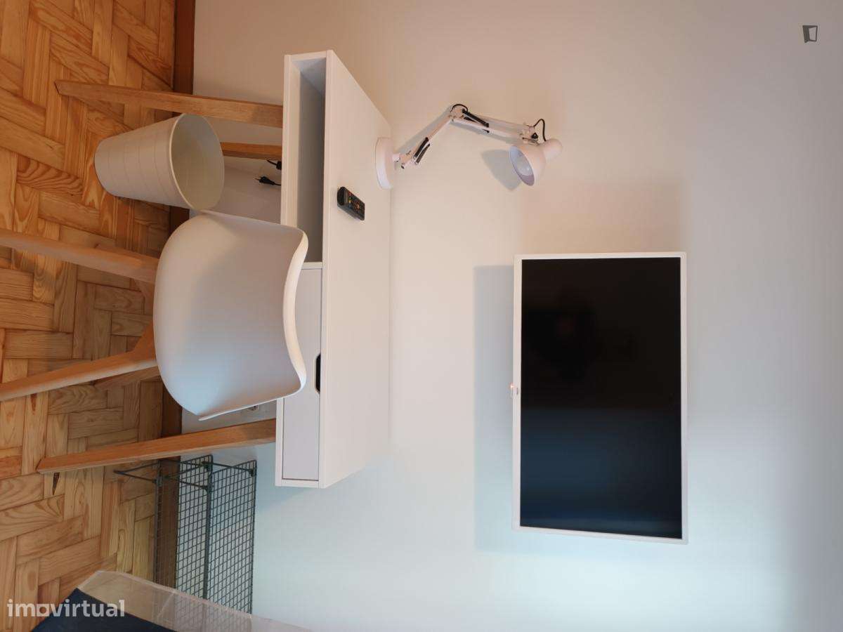 Quarto - localizado em Oeiras Lisbon - Grande imagem: 4/7
