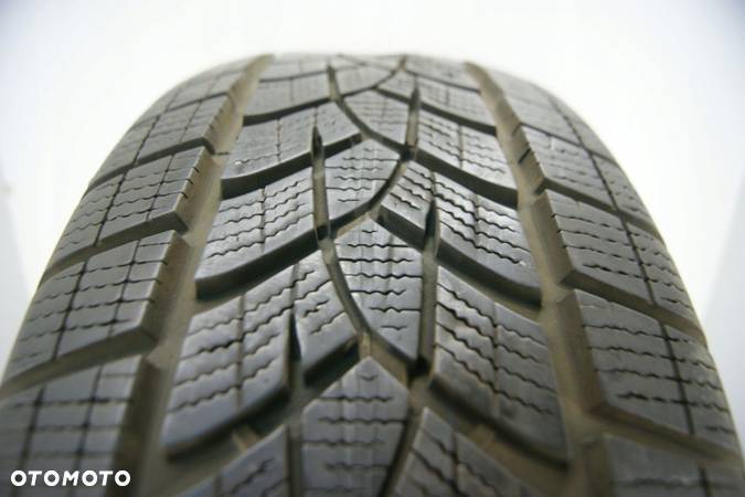 4x 215/65R17 opony zimowe Goodyear 7mm 40806 - 3