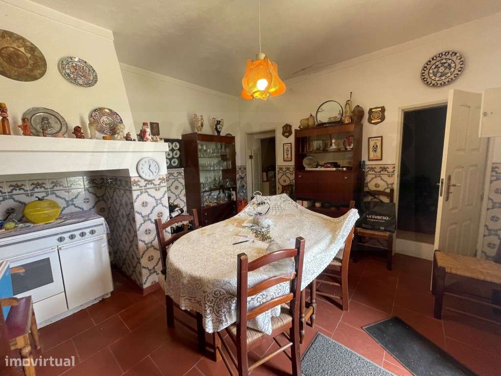 Moradia com Antiga padaria-11