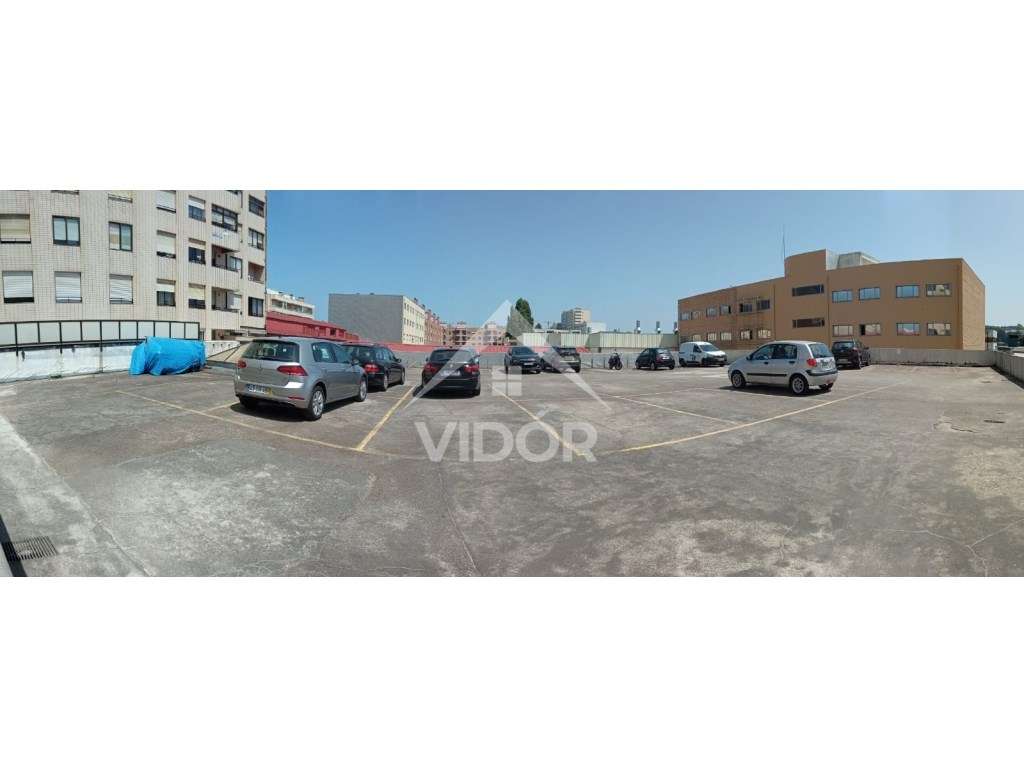 Garagem Parqueamento na Av. Comendador Ferreira de Matos - Grande imagem: 5/6