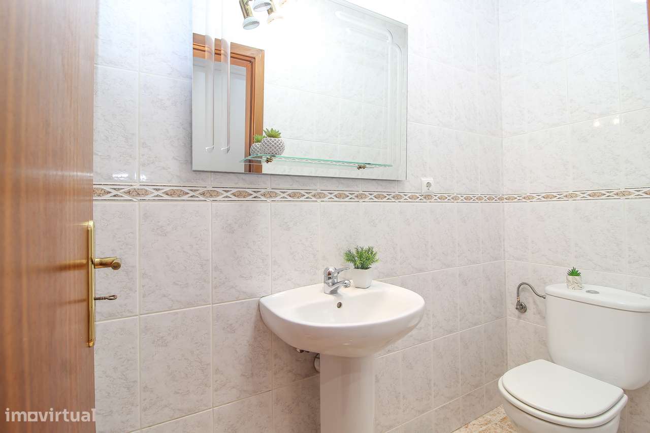 T2 Condomínio c/ Piscina | Varanda e Exp. Solar Sul | Valongo-13